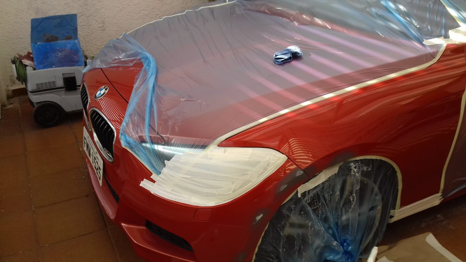 Preparação de reparo automotivo na residência do cliente