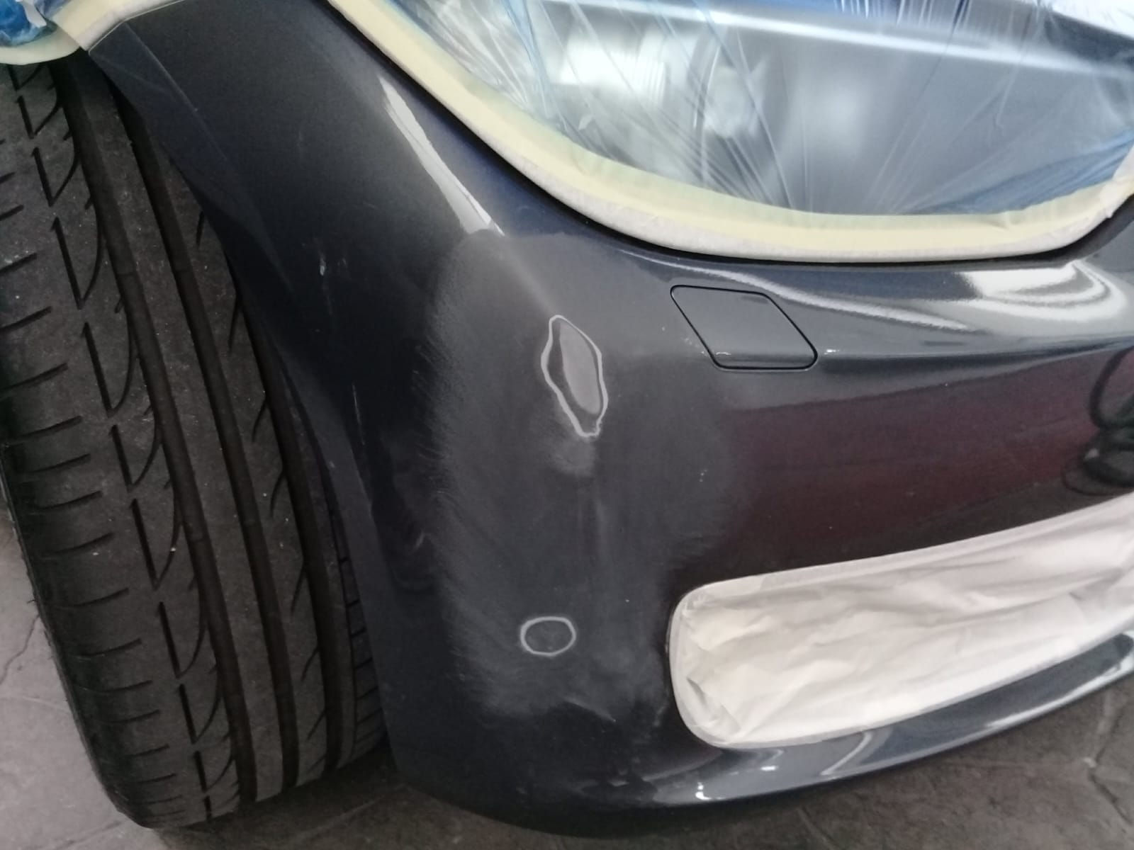 Reparo de para-choque em andamento